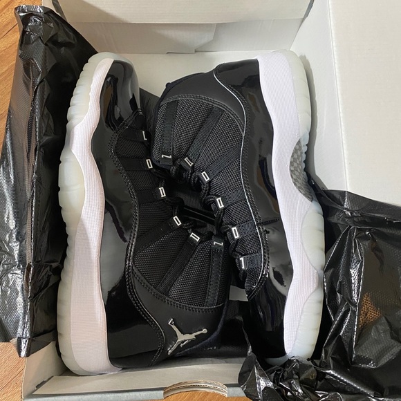 Air Jordan 11 Retro (GS) Size 7 Brand New In Box - Picture 5 of 11